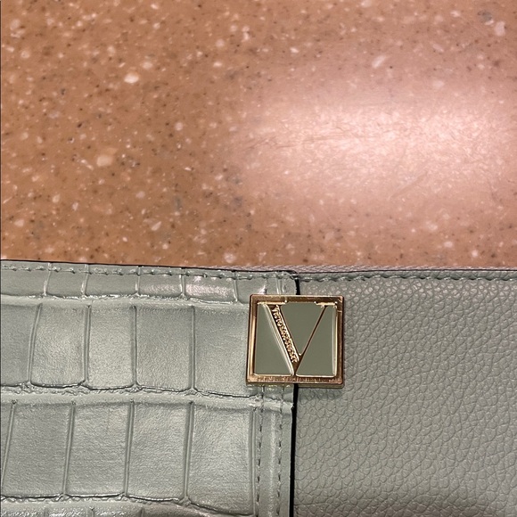 Victoria's Secret Palm Green Croc Wallet - Picture 6 of 7
